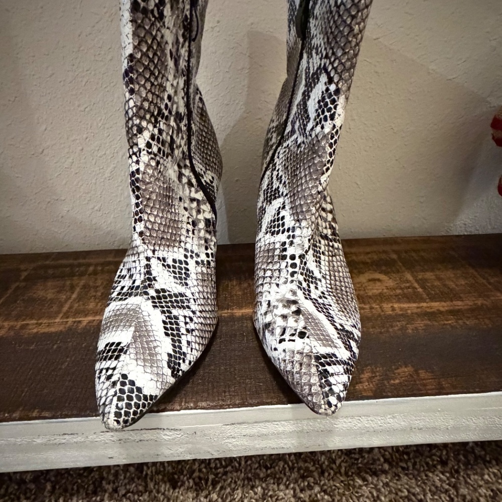 Snakeskin Booties, Sz 38, EUC - Picture 5 of 6